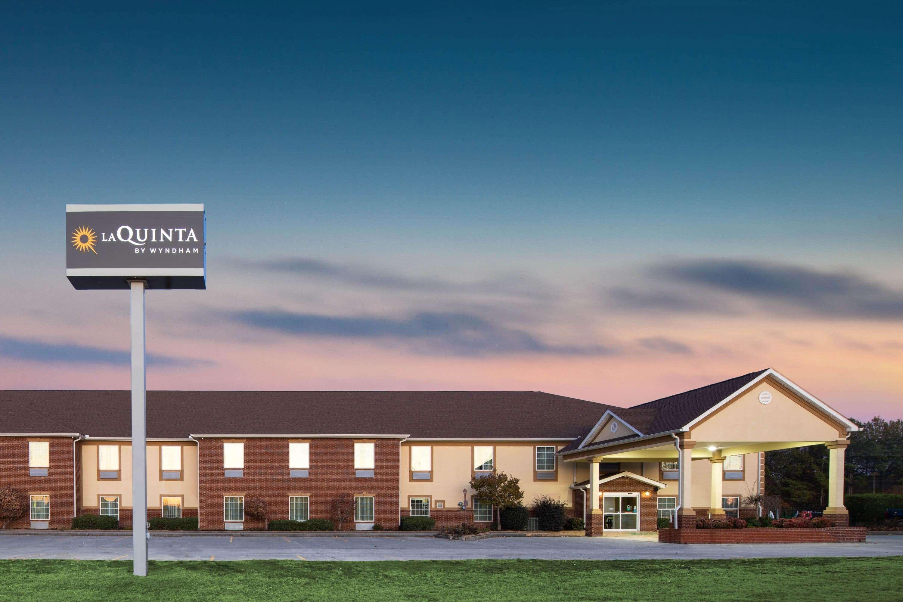 La Quinta Inn By Wyndham Calhoun South I-75 Exteriör bild